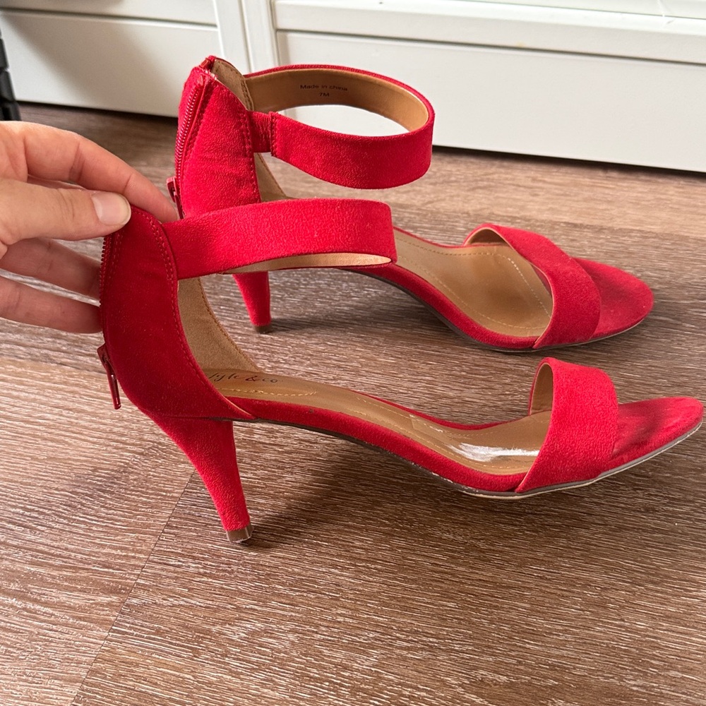 Style & Co red heel - Picture 2 of 3